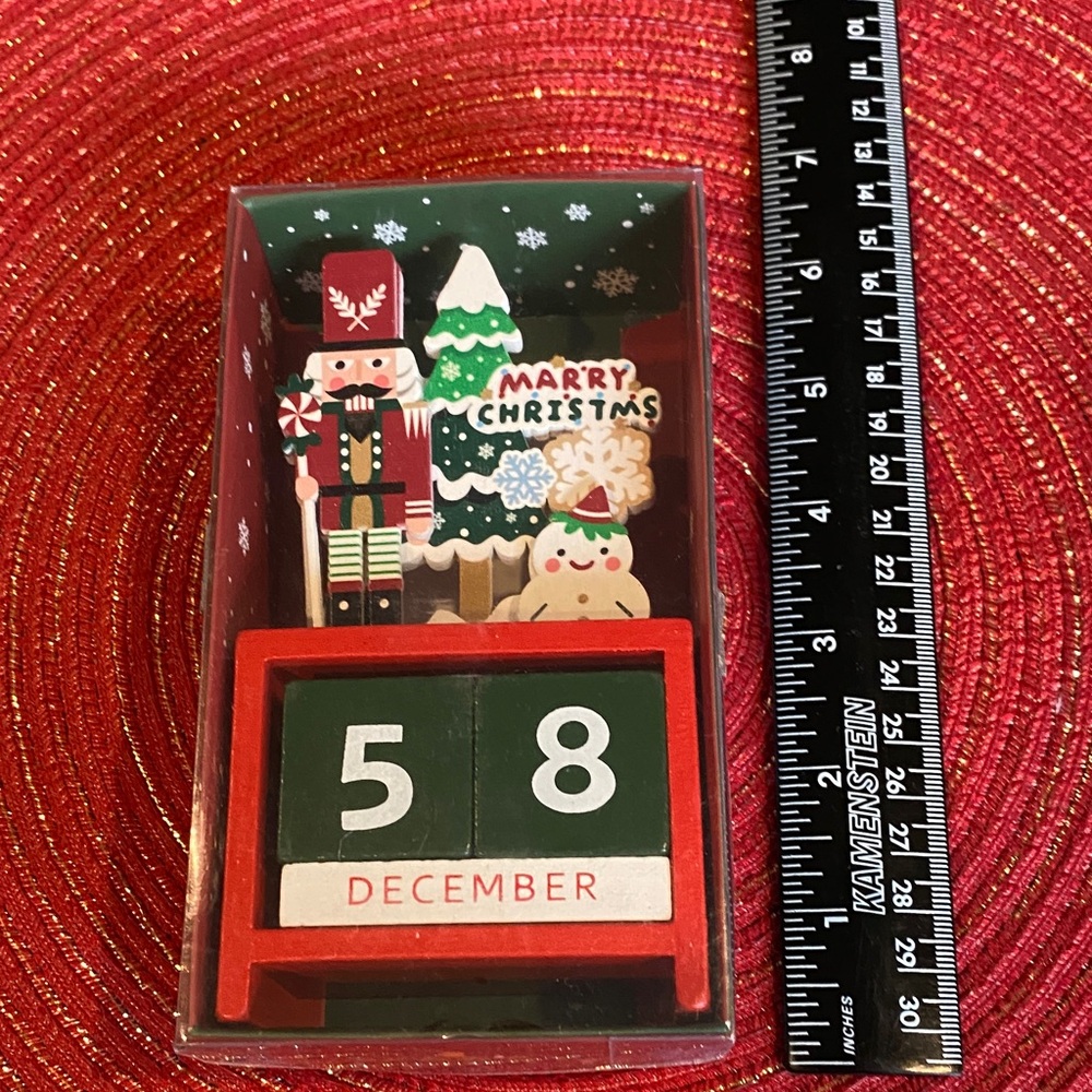 NIB Desktop of Mini Advent Calendar